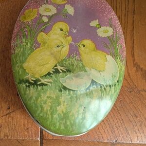 Vintage Easter Tin with Chicks